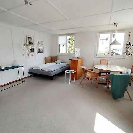Lägenhet Studio Im Dorfkern Von Umgeben Von Einem Garten *
